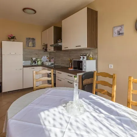 Apartment Dragica